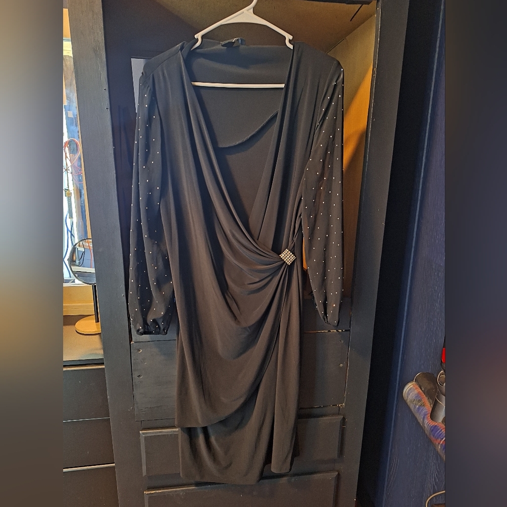 Black long sleeve dress